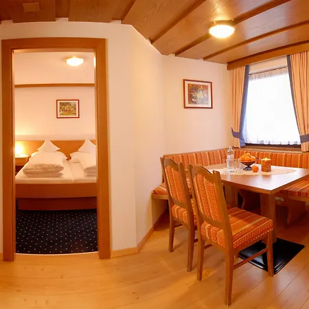 Hotel Edelweiss Pfunds