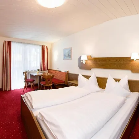 Hotel Edelweiss 3*